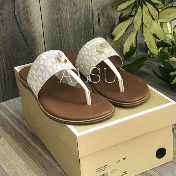 Michael Kors Cindy Sandal Mini Logo PVC Vanilla - Picture 3 of 7